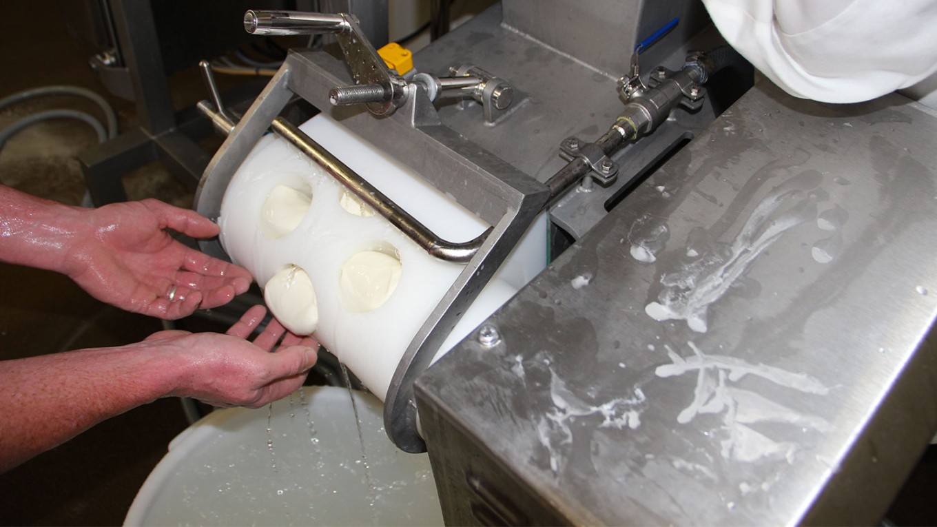 process produit laitier pates filees moulage mozzarella